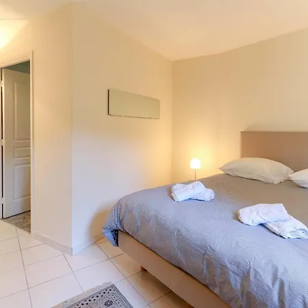 Charming & Bright Flat With Ac Garden 300m And Closed Garage - Benakey Appartamento