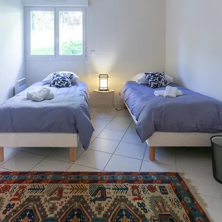 Charming & Bright Flat With Ac Garden 300m And Closed Garage - Benakey Appartamento Cannes