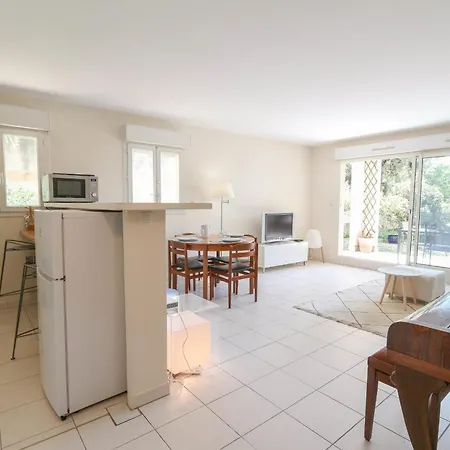 Appartamento Charming & Bright Flat With Ac Garden 300m And Closed Garage - Benakey *